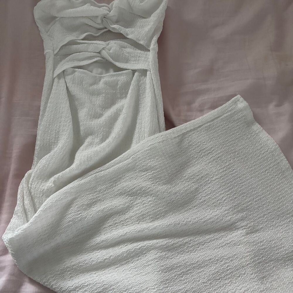 SHEIN Twist Cutout Midi Vacation Fitted Textured Medium Women's White Dress